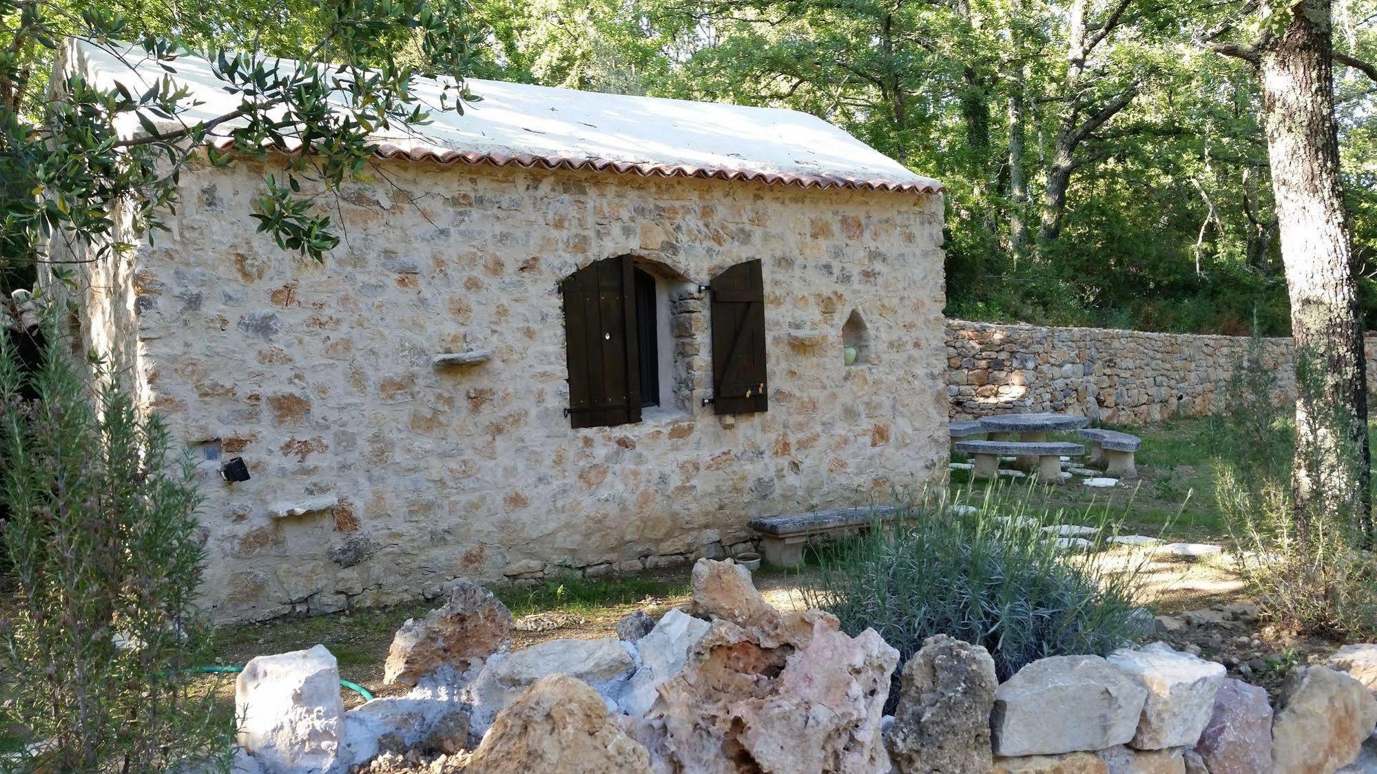 Le Donjon Des Combes Et Son Spa Fayence Exterior foto